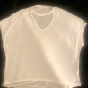 Short sleeve v-neck tee